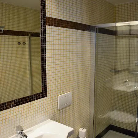 Praha Hotel 3*