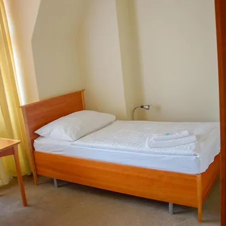 Praha Hotel 3*