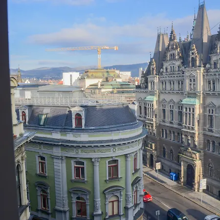 Praha Hotel 4*