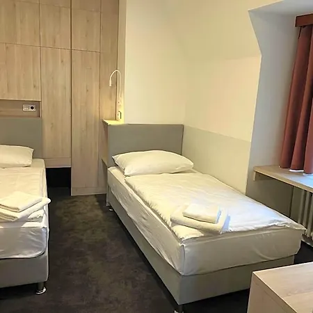 Praha 4* ליברץ