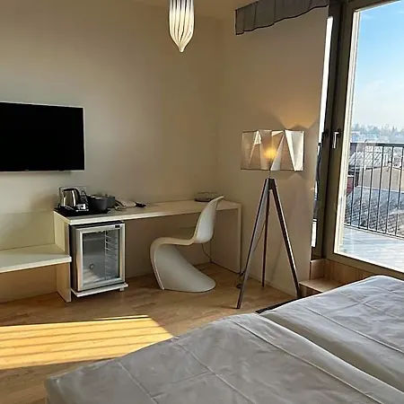 Praha מלון 4*